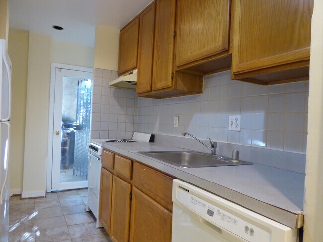 Foto del edificio - 2028 13th St NW