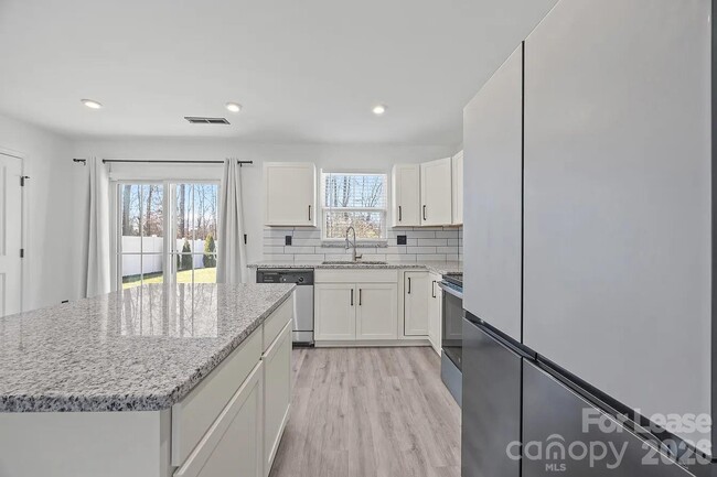 Foto del edificio - 1820 Hooper Court