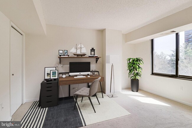 Building Photo - 1300 Crystal Dr