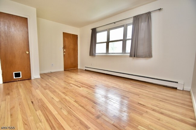 Foto del edificio - 40 Cozy Lake Rd