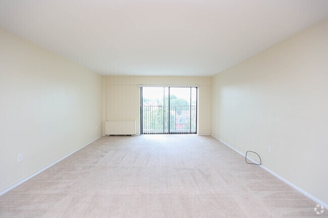 1 habitación, 1 baño - 750 pies cuadrados - Sala de estar - Maxon Towers