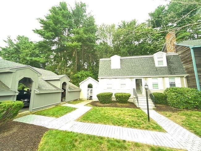 Building Photo - 24 Camelot Ct
