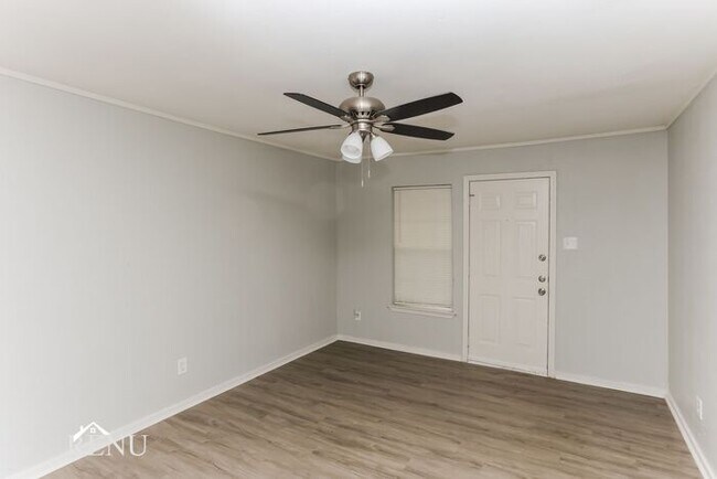Building Photo - 233 Creek Cove Dr