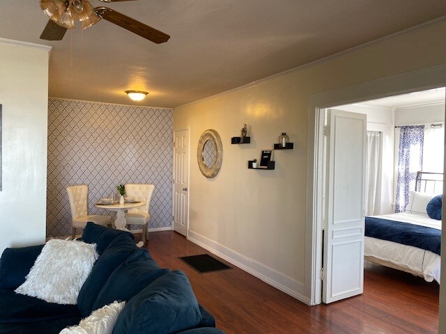 Entry to unit - 2849 India St