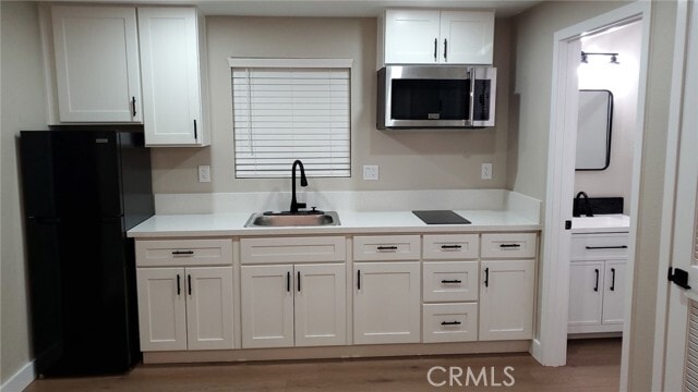 Building Photo - 549 E La Deney Dr