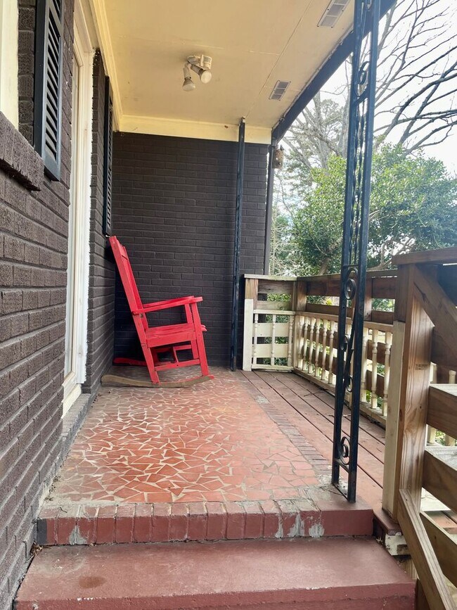 Building Photo - Welcome to this adorable 3-bed, 2-bath brick ranch, nestled in the heart of Gastonia, NC