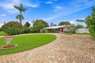 Building Photo - 938 Arlington Dr