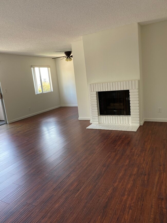 Building Photo - 501 E Magnolia Blvd