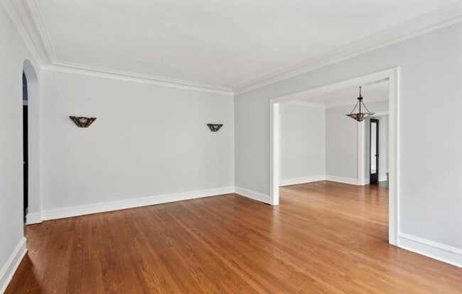 Living room - 826 Michigan Ave