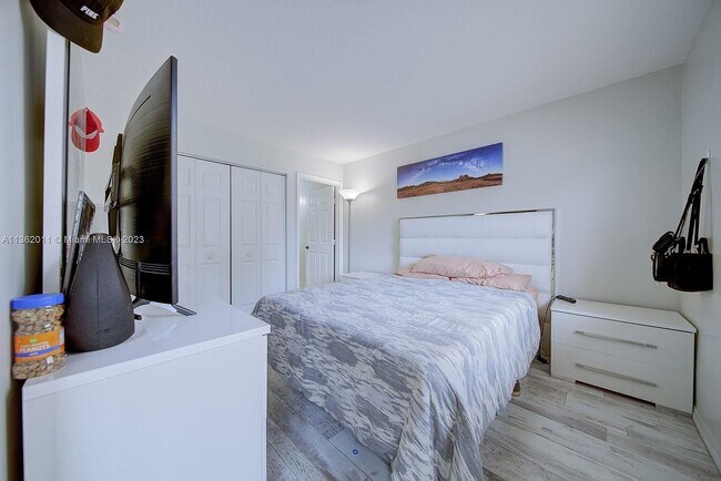 Foto del edificio - 7057 SW 164th Ct