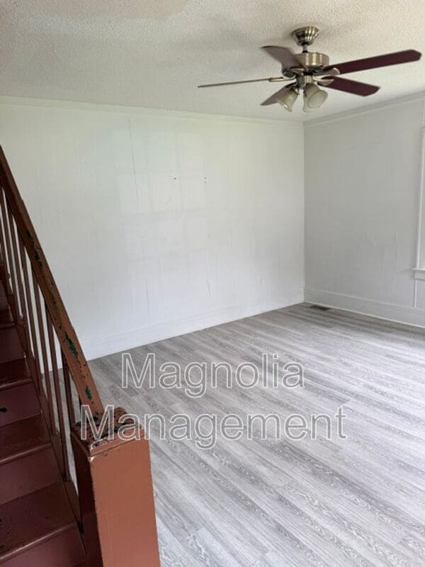 Building Photo - 1440 Perry Ave