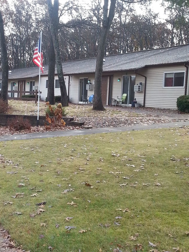 Building Photo - 300 Sand Hill Manor Dr