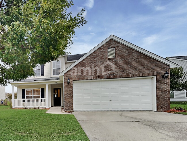 Building Photo - 303 Waylon Dr