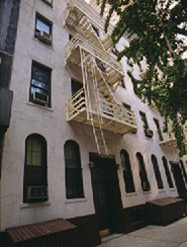 Building Photo - 231 E 54th St