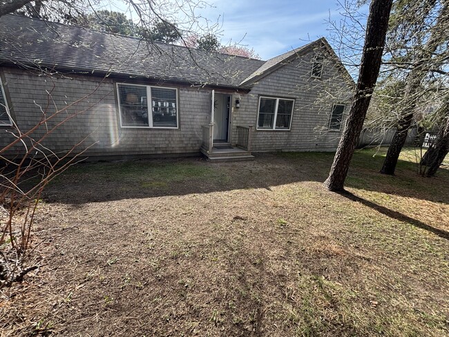 Building Photo - 10 Pine Grove Rd