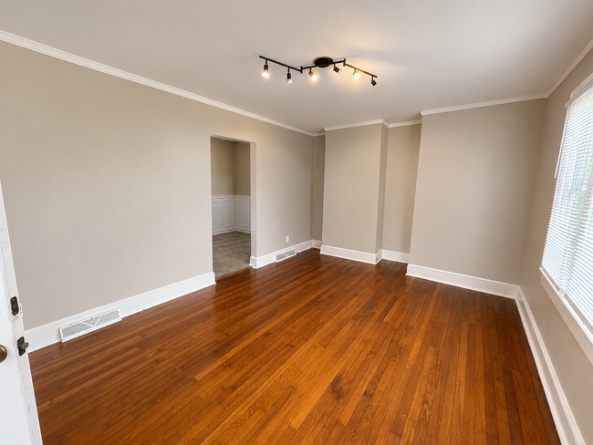 Photo - 38B Wallace Street – Charming Greenville Duplex in a Prime Location House