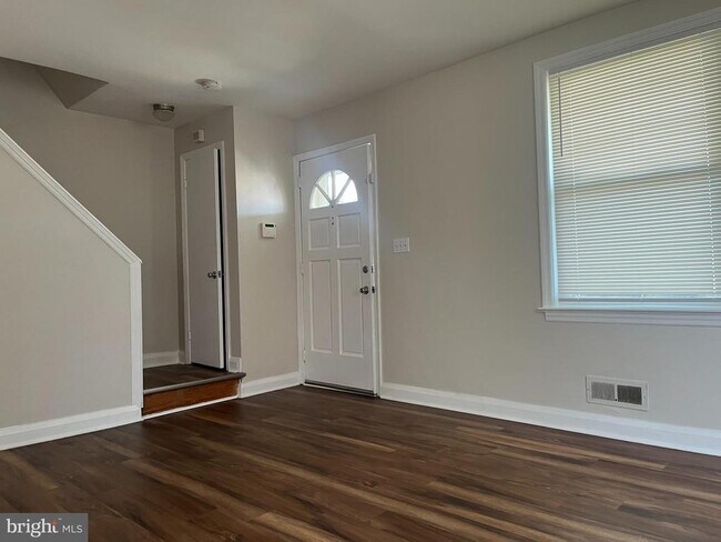 Foto del edificio - 210 Cherrydell Rd