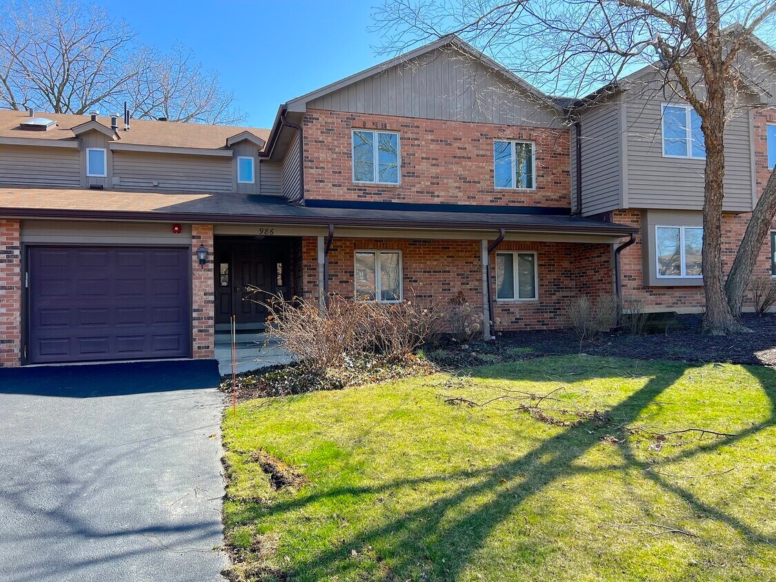 986 West Ct, Naperville, IL 60563 House Rental in Naperville, IL