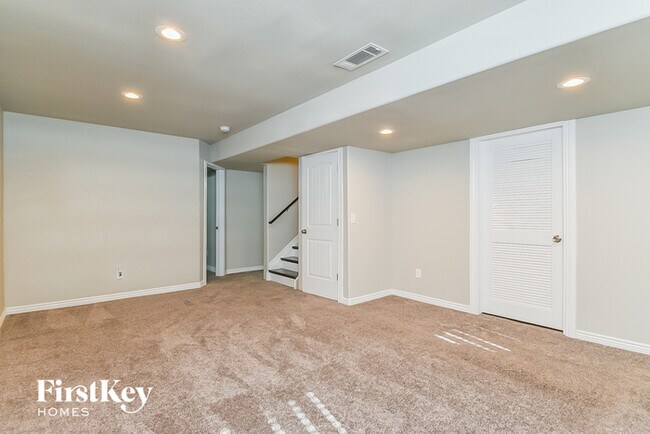 Building Photo - 10849 Aliso Dr