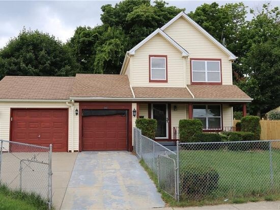 Primary Photo - 262 Grape St