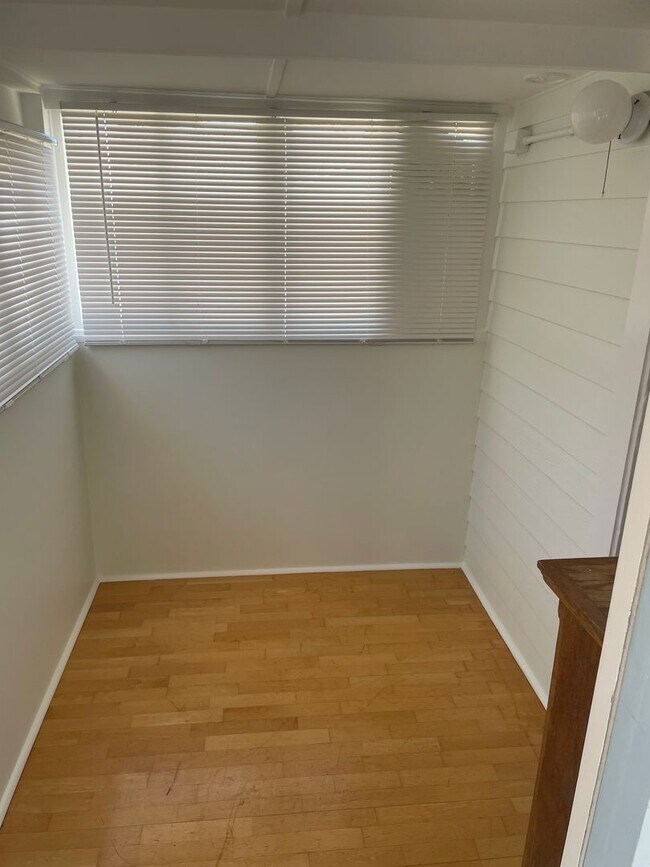 Building Photo - Adorable 1 Bedroom Home For Lease in Orange