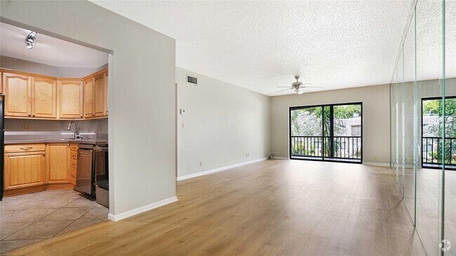 Building Photo - 3111 Oakland Shores Dr