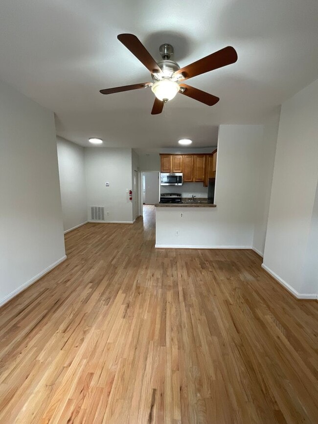 Building Photo - 211 Bates St NW