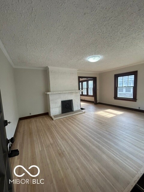 Foto del edificio - 811 Dequincy St