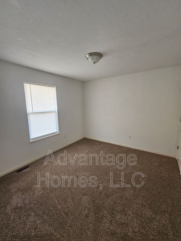 Building Photo - 801 Johnson Cir
