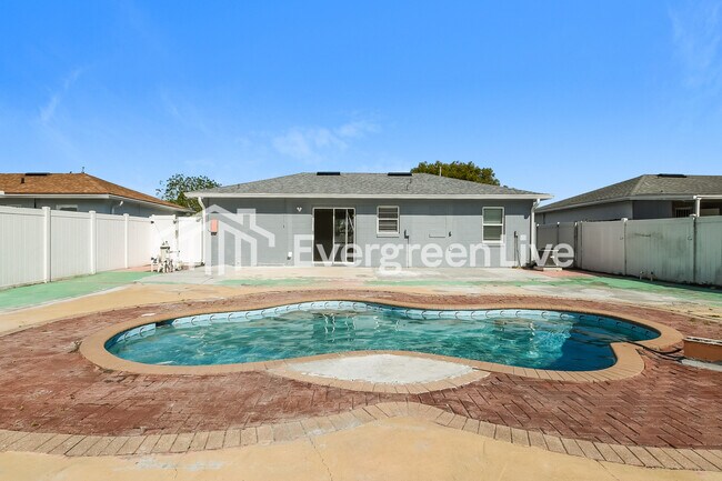 Building Photo - 4058 Spoonbill Ave