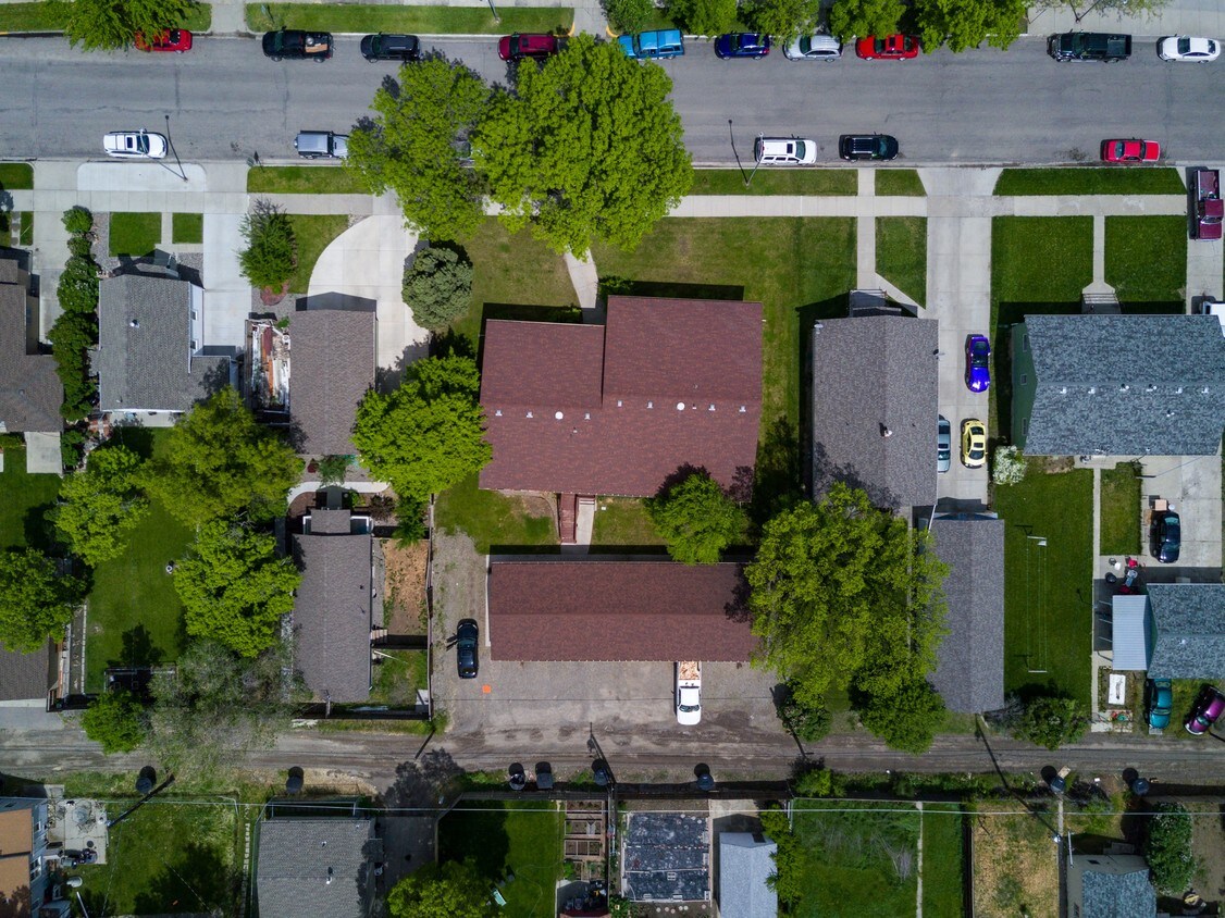 Primary Photo - 532 Custer Ave