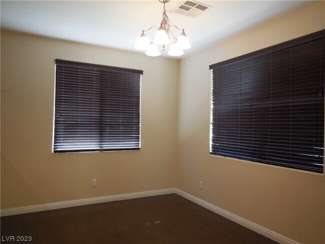 Building Photo - 695 Yew Barrow Ct