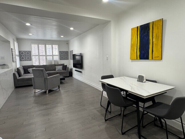 Foto del edificio - 64-35-35 Yellowstone Blvd