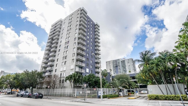 Building Photo - 850 N Miami Ave