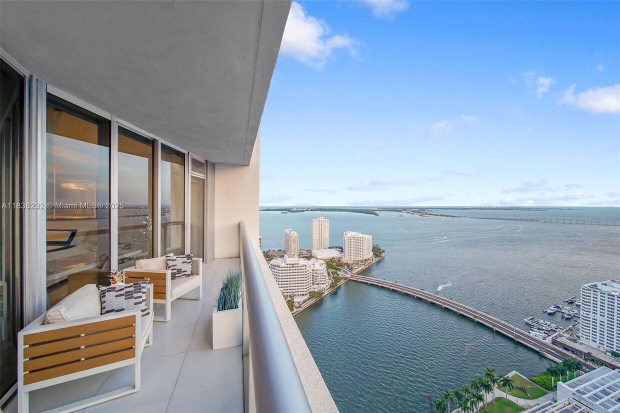 Foto principal - 495 Brickell Ave