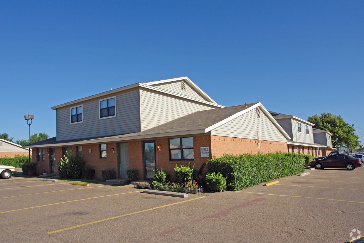Primary Photo - Summer Place Apartments