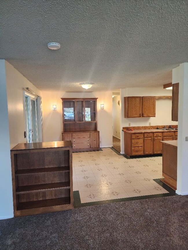 Building Photo - MOVE IN SPECIAL!! Southside Condo for Rent...