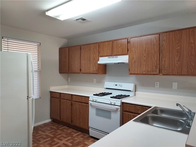 Building Photo - 5522 Ramirez St