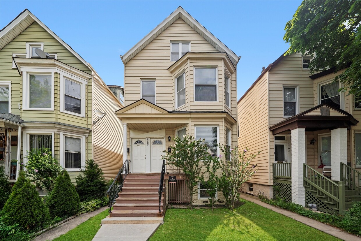 Primary Photo - 2707 N Ridgeway Ave