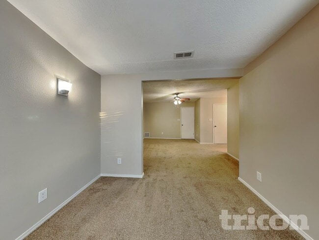 Foto del edificio - 311 Limestone Ct NE