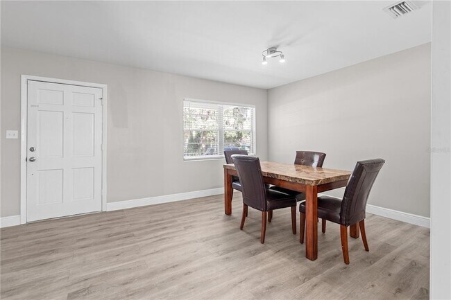Foto del edificio - 121 NW 29th St