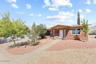 Building Photo - 304 Carnival Dr