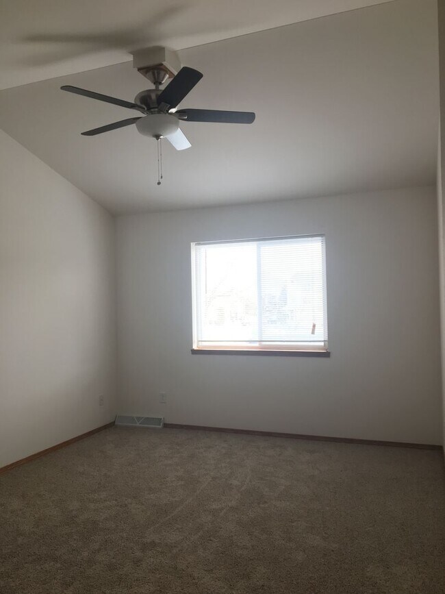 Foto del edificio - 1405 Glacier Hill Dr