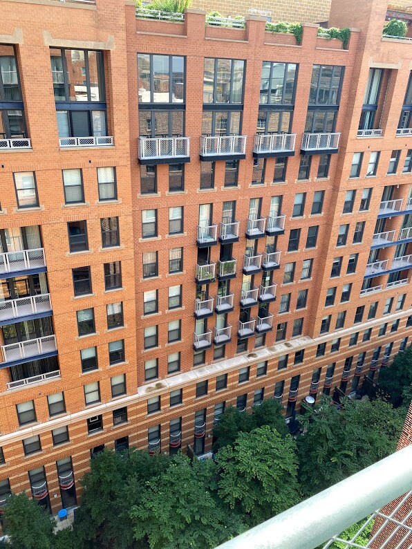 Building Photo - 616 E St NW