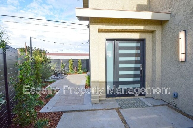 Building Photo - 1154 Essex Way