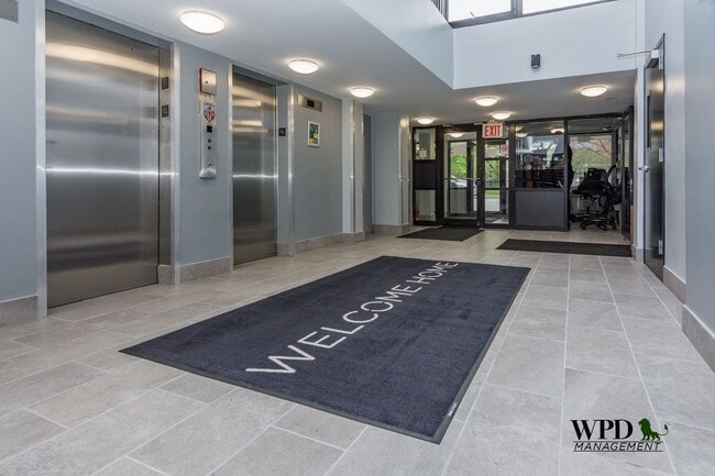 Foto del edificio - 6505 S Lowe Ave