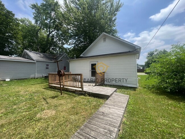 Building Photo - Take a look at this charming 3-bedroom, 1-...
