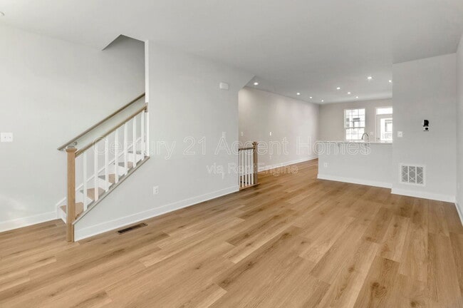 Foto del edificio - 14024 Sunrise Valley Dr