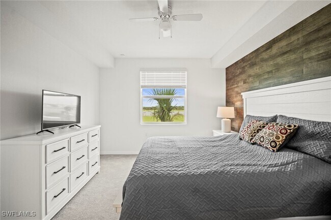 Building Photo - 15285 Grn Acrs Ave