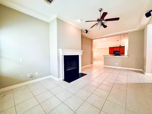 Building Photo - 2715 Cresthollow Ln